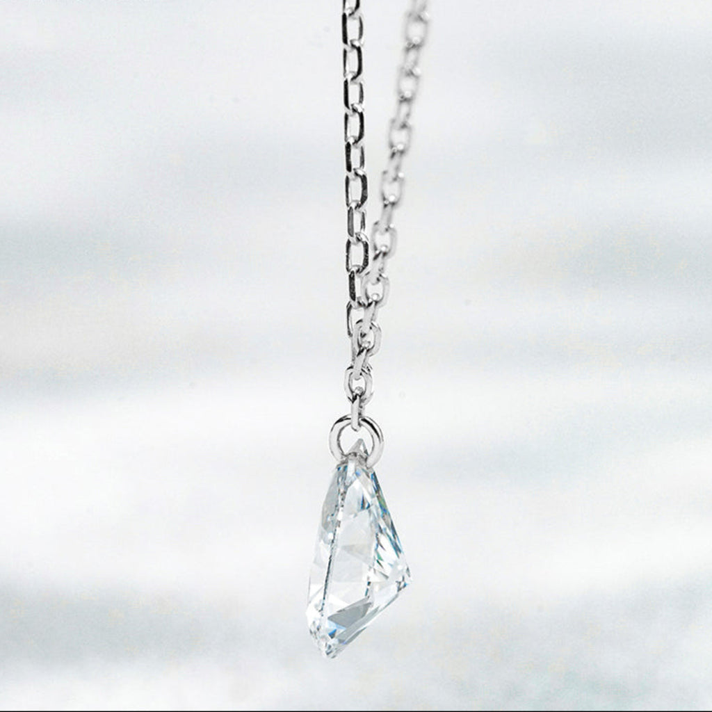 10K White Gold 0.66ct Pear Lab Diamond Floating Necklace