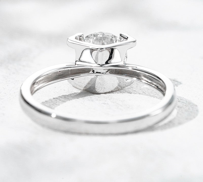 18K White Gold 1.01ct Lab Grown Diamond Bull Head Solitaire Ring